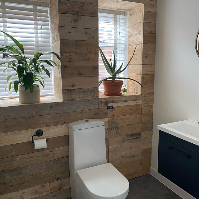 Bathroom-Reclaimed-Rustic-Pallet-Wood-Wall-Cladding-Customers-Picture-1-1.jpg