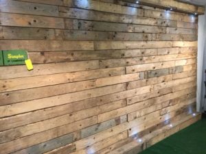 Antiques shop Retail Showroom Reclaimed Pallet Wood Planks DIY Rustic Cladding Interiors - Used Pallet Planks