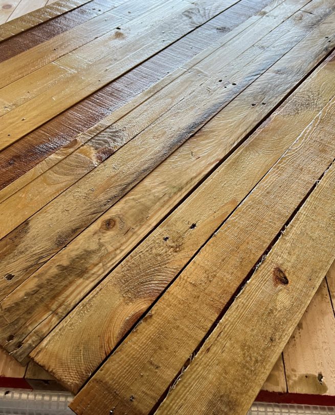 2 varnish gloss finish premium reclaimed rustic wood wall cladding panel boards UK