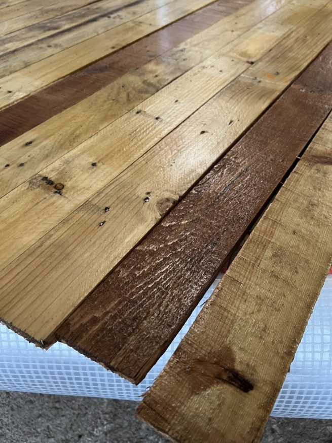 Varnished Oiled Wipe Down Gloss rustic reclaimed Pallet Wood Wall rustic Cladding panel pallet boards uk